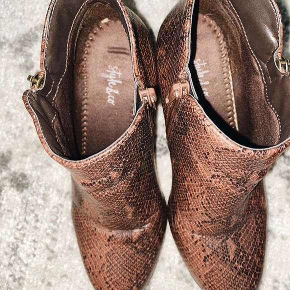 Style & Co booties - Picture 2 of 3
